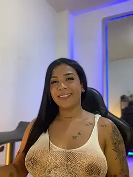 tinalove7 online show from May 15, 2026, 11:03 pm