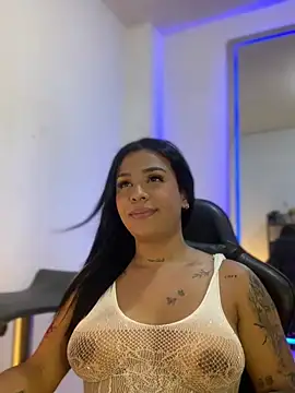 tinalove7 online show from May 15, 2026, 11:47 pm