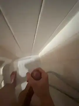 Snapshot of LeoLovelyDick chatting on February 4, 2025, 7:00 pm LeoLovelyDick online show from February 4, 2025, 7:00 pm