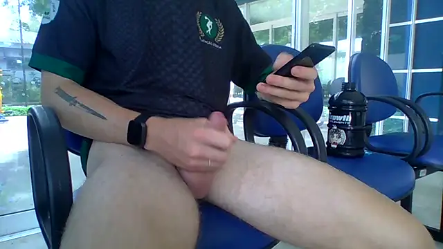 Snapshot of Novinho_pica_rosa chatting on February 2, 2026, 1:43 pm Novinho pica rosa online show from February 2, 2026, 1:43 pm