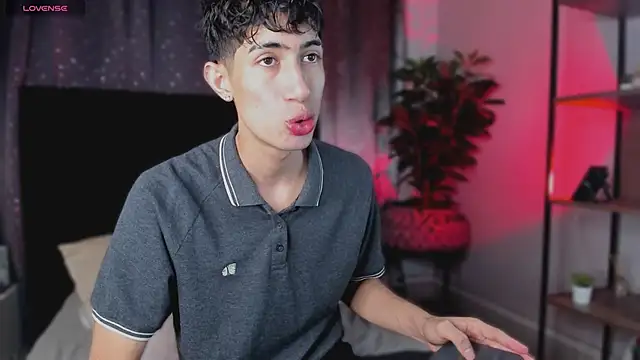 NovaaWheler online show from April 17, 2026, 11:35 am