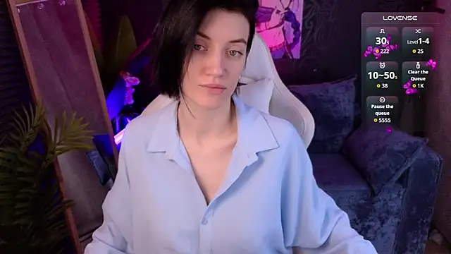 roxy riot  online show from November 16, 2025, 1:32 am