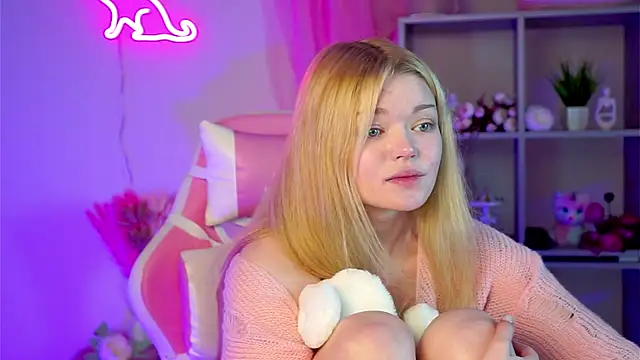 AdeleCartier online show from March 22, 2025, 5:39 am