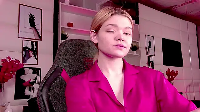 AdeleCartier online show from March 4, 2025, 2:49 am