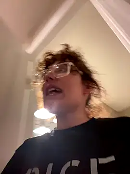 Snapshot of grassXass420 chatting on October 22, 2025, 2:33 am grassXass420 online show from October 22, 2025, 2:33 am