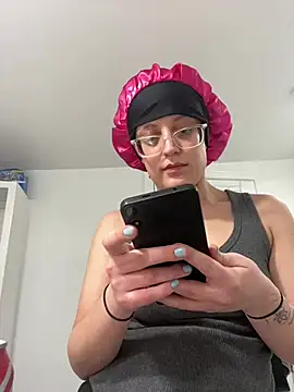 Snapshot of grassXass420 chatting on February 3, 2026, 2:43 am grassXass420 online show from February 3, 2026, 2:43 am