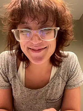 Snapshot of grassXass420 chatting on October 15, 2025, 2:32 am grassXass420 online show from October 15, 2025, 2:32 am