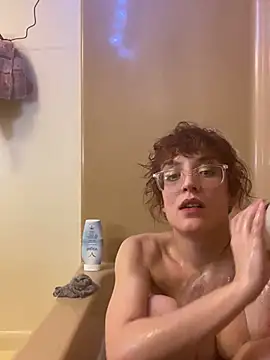 Snapshot of grassXass420 chatting on March 21, 2025, 12:07 am grassXass420 online show from March 21, 2025, 12:07 am