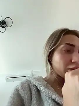 BonyBon29 online show from December 16, 2025, 6:06 am