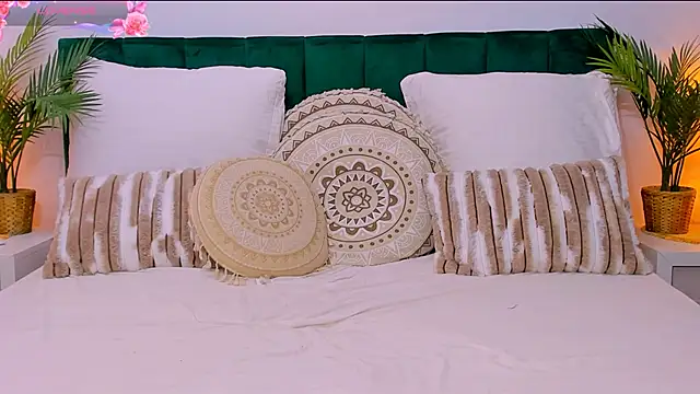 Kaylynn online show from October 13, 2025, 2:57 am