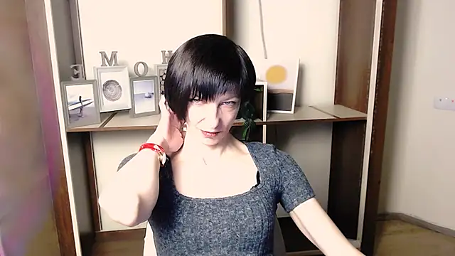  AngeliaFlow  online show from November 28, 2025, 10:26 am