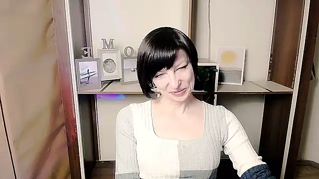 Snapshot of _AngeliaFlow_ chatting on February 6, 2026, 9:05 am AngeliaFlow online show from February 6, 2026, 9:05 am