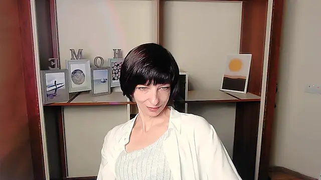  AngeliaFlow  online show from September 26, 2025, 6:20 am