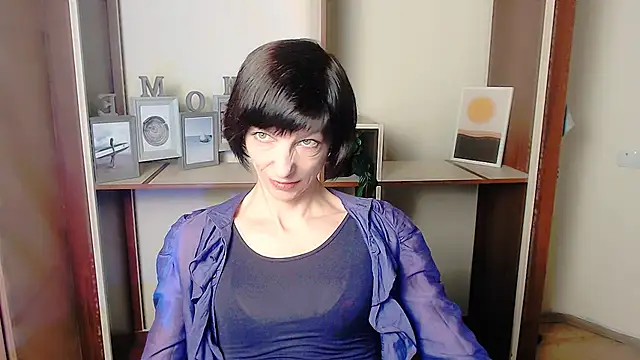  AngeliaFlow  online show from September 25, 2025, 6:30 am