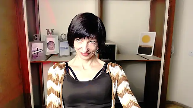  AngeliaFlow  online show from September 30, 2025, 6:52 am