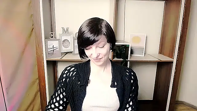 Snapshot of _AngeliaFlow_ chatting on February 11, 2026, 10:15 am AngeliaFlow online show from February 11, 2026, 10:15 am