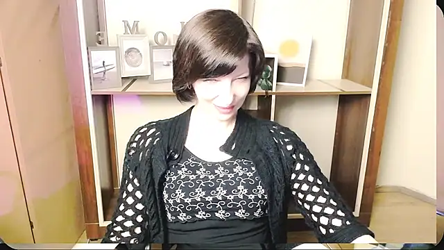  AngeliaFlow  online show from May 18, 2026, 8:52 am