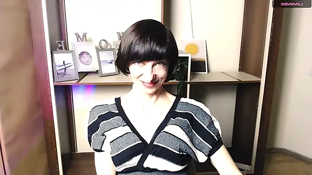  AngeliaFlow  online show from October 29, 2025, 7:40 am