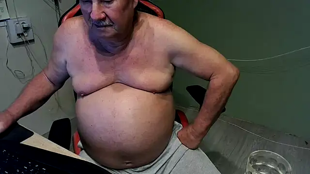 Snapshot of barenfan chatting on March 3, 2025, 11:46 pm barenfan online show from March 3, 2025, 11:46 pm