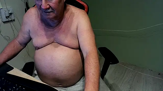 Snapshot of barenfan chatting on March 7, 2025, 11:38 pm barenfan online show from March 7, 2025, 11:38 pm