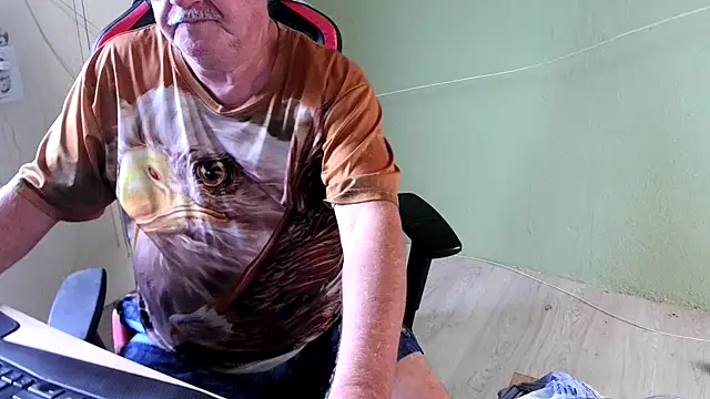 Snapshot of barenfan chatting on March 21, 2025, 4:18 pm barenfan online show from March 21, 2025, 4:18 pm