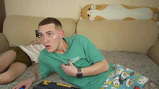 crazybottom99 online show from October 24, 2025, 5:23 pm