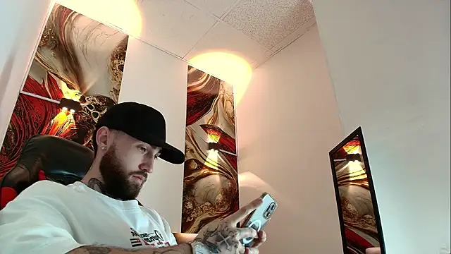 Snapshot of Luke_davis01 chatting on February 21, 2026, 12:40 pm Luke davis01 online show from February 21, 2026, 12:40 pm