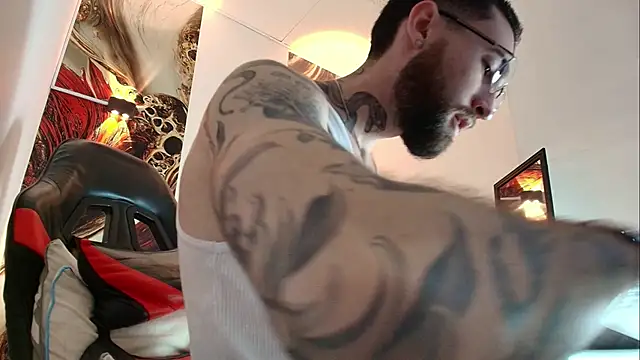 Snapshot of Luke_davis01 chatting on February 24, 2026, 1:12 pm Luke davis01 online show from February 24, 2026, 1:12 pm