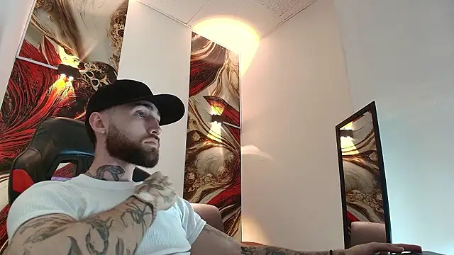 Snapshot of Luke_davis01 chatting on February 2, 2026, 1:21 pm Luke davis01 online show from February 2, 2026, 1:21 pm