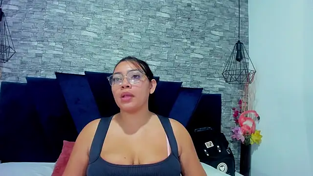 Sophia Brunett online show from November 16, 2025, 12:21 pm