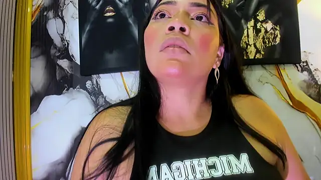 Sophia Brunett online show from November 8, 2025, 3:54 am