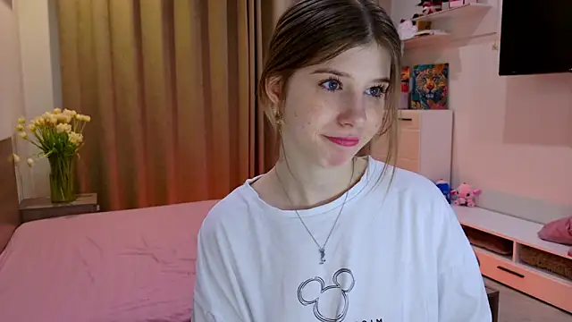 Snapshot of Bella_amory chatting on February 21, 2026, 1:51 am Bella amory online show from February 21, 2026, 1:51 am