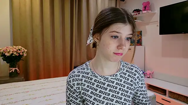 Snapshot of Bella_amory chatting on March 1, 2026, 4:29 pm Bella amory online show from March 1, 2026, 4:29 pm