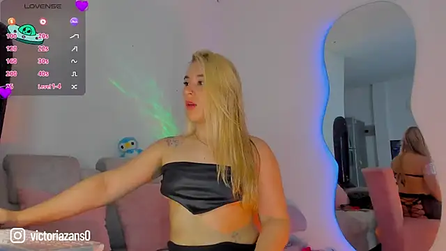 Vickyallien online show from July 27, 2026, 4:03 pm
