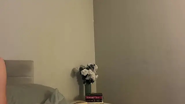 skyejde online show from December 4, 2025, 5:12 pm