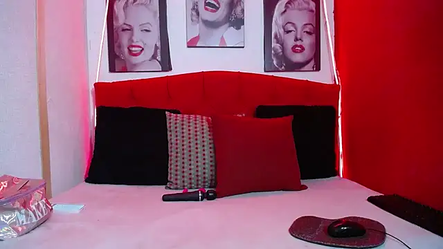 Snapshot of Tiana_Ebony18 chatting on March 28, 2026, 12:06 pm Tiana Ebony18 online show from March 28, 2026, 12:06 pm