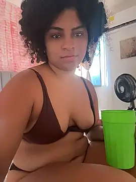 Snapshot of Tana_latin chatting on June 17, 2026, 10:19 pm Tana latin online show from June 17, 2026, 10:19 pm