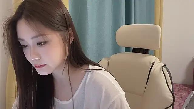 Snapshot of Qvo-Q chatting on February 17, 2025, 4:28 pm Qvo-Q online show from February 17, 2025, 4:28 pm