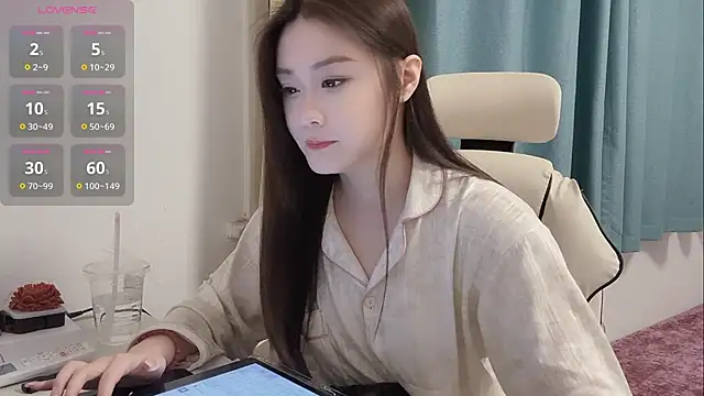 Snapshot of Qvo-Q chatting on March 5, 2025, 1:50 pm Qvo-Q online show from March 5, 2025, 1:50 pm