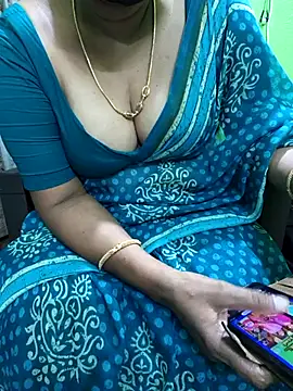 niiveditha online show from September 18, 2025, 2:09 pm