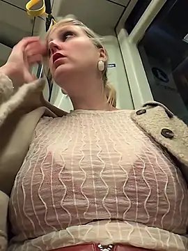 Snapshot of Sexybiene969 chatting on January 10, 2026, 5:08 pm Sexybiene969 online show from January 10, 2026, 5:08 pm