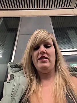 Snapshot of Sexybiene969 chatting on January 13, 2026, 5:28 pm Sexybiene969 online show from January 13, 2026, 5:28 pm