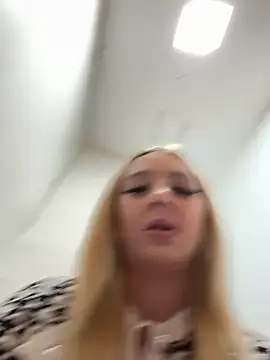 hotamanda01 online show from February 7, 2026, 8:17 pm