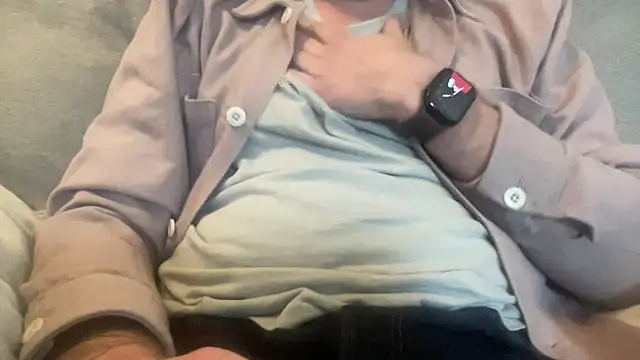 Snapshot of bottombearishguy chatting on February 6, 2025, 6:35 pm bottombearishguy online show from February 6, 2025, 6:35 pm