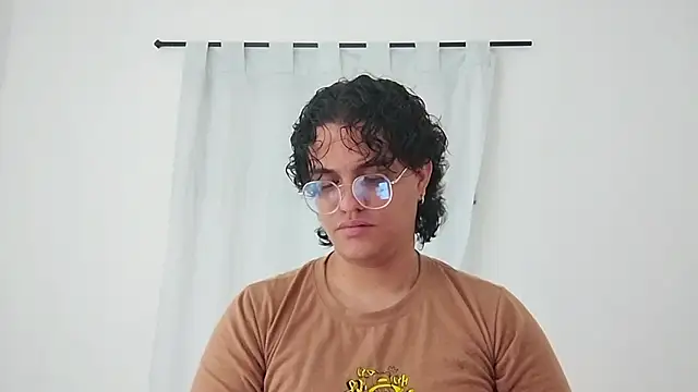 Snapshot of Diane_blossom chatting on February 7, 2026, 12:07 am Diane blossom online show from February 7, 2026, 12:07 am