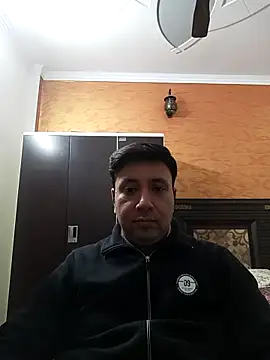 innocentboy1987 online show from November 17, 2025, 9:02 am