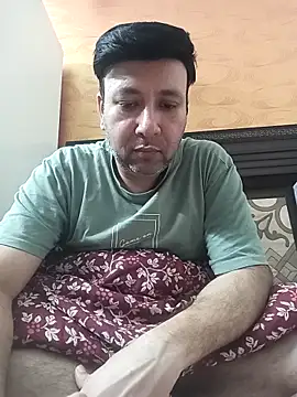 innocentboy1987 online show from April 29, 2026, 9:02 am