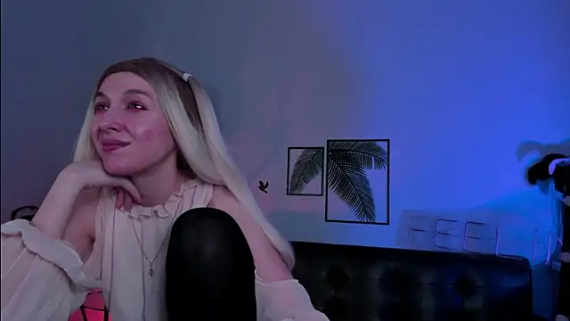 Snapshot of PhilippaAdamas chatting on March 13, 2025, 8:48 am PhilippaAdamas online show from March 13, 2025, 8:48 am