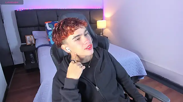 Aiiden 15 online show from November 18, 2025, 12:41 pm