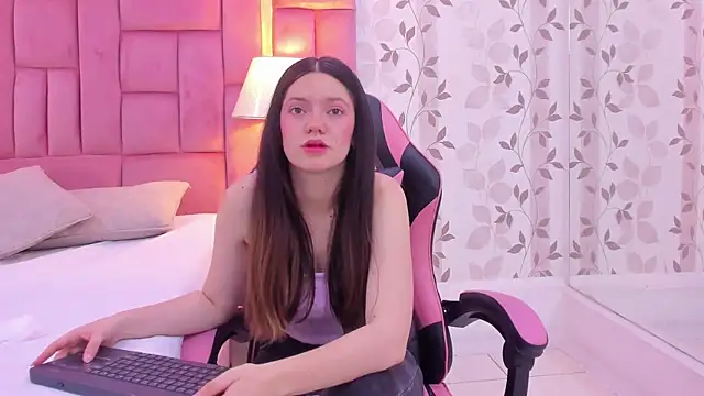 ArianaFranco online show from November 8, 2025, 1:14 pm